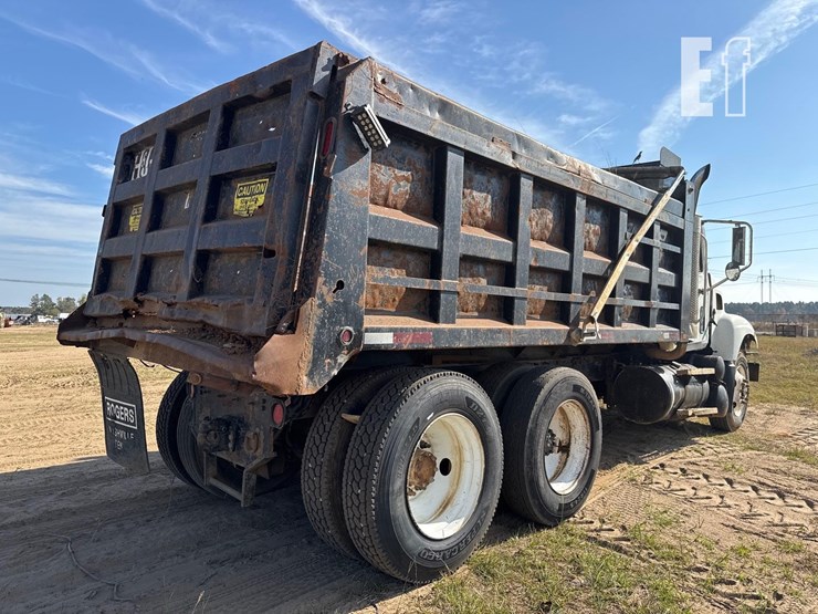 mack-t/a-dump-truck-image-6