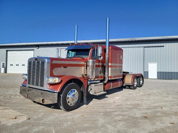 peterbilt-389-image-1