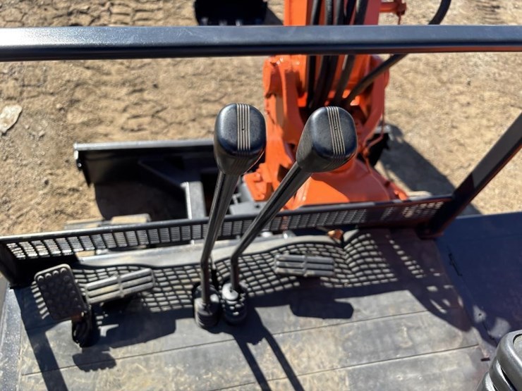 kubota-kx026-image-25