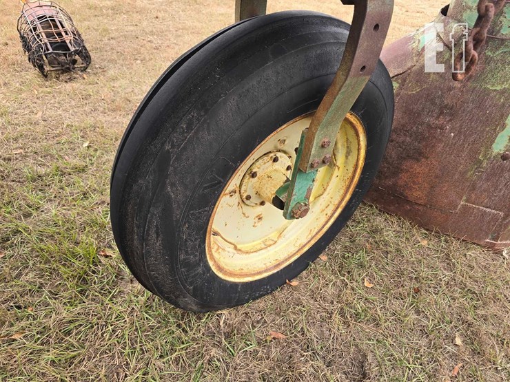 john-deere-700-image-13