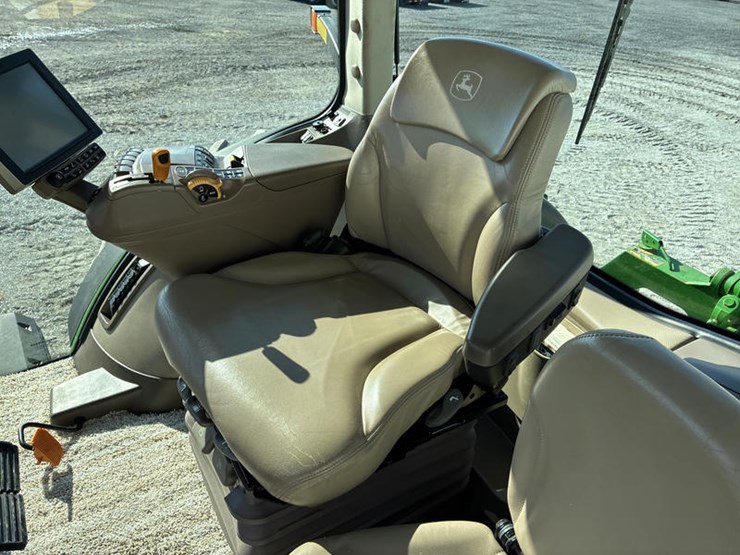 john-deere-8320r-image-71