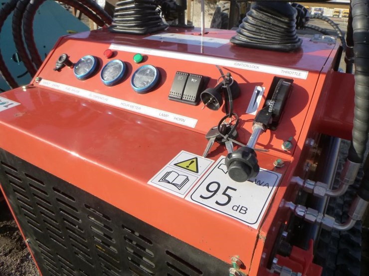 2025-agt-lrt23-skid-steer-track-loader-image-12