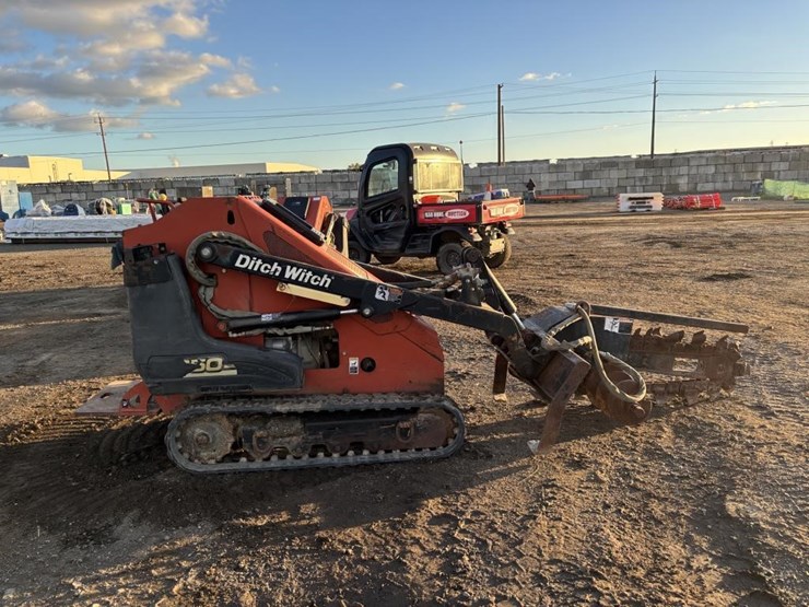 2006-ditch-witch-sk650-image-7