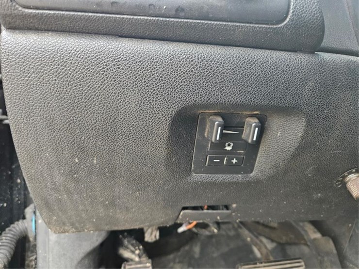 2008-chevrolet-3500-image-34