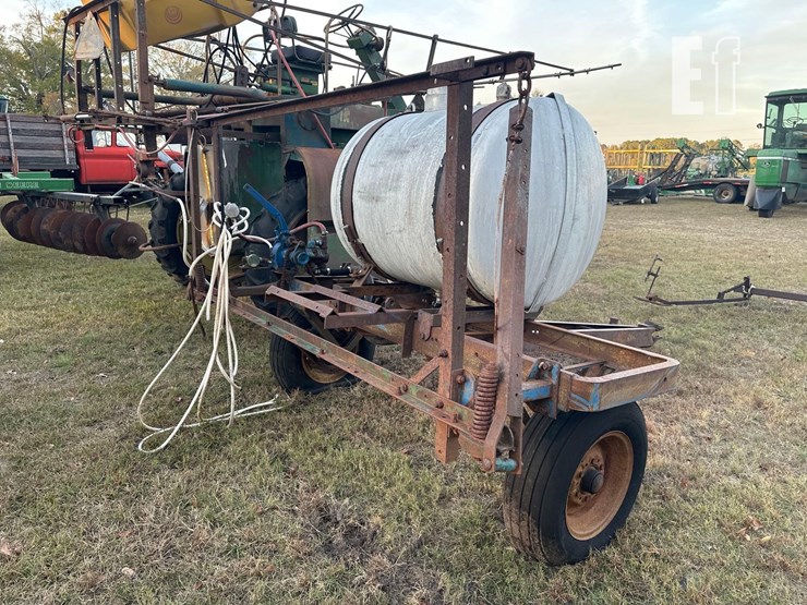 john-deere-300-image-2