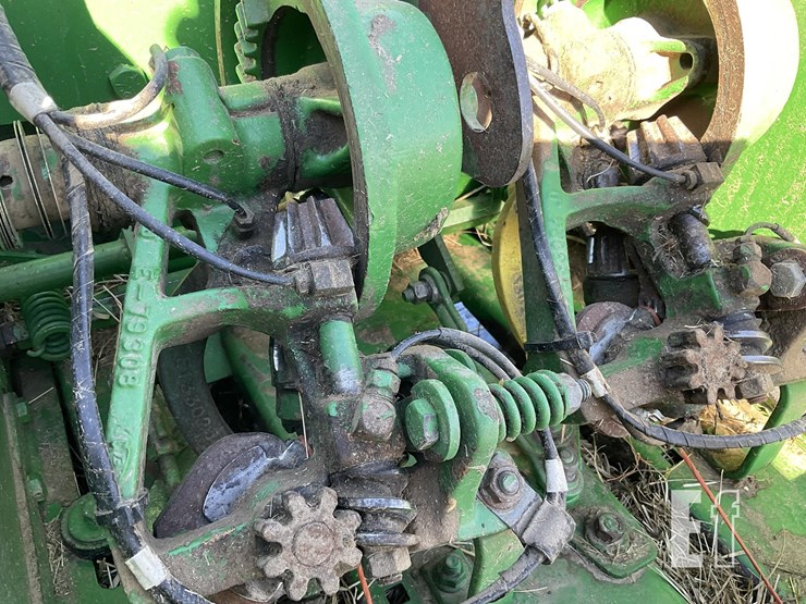 john-deere-348-image-6