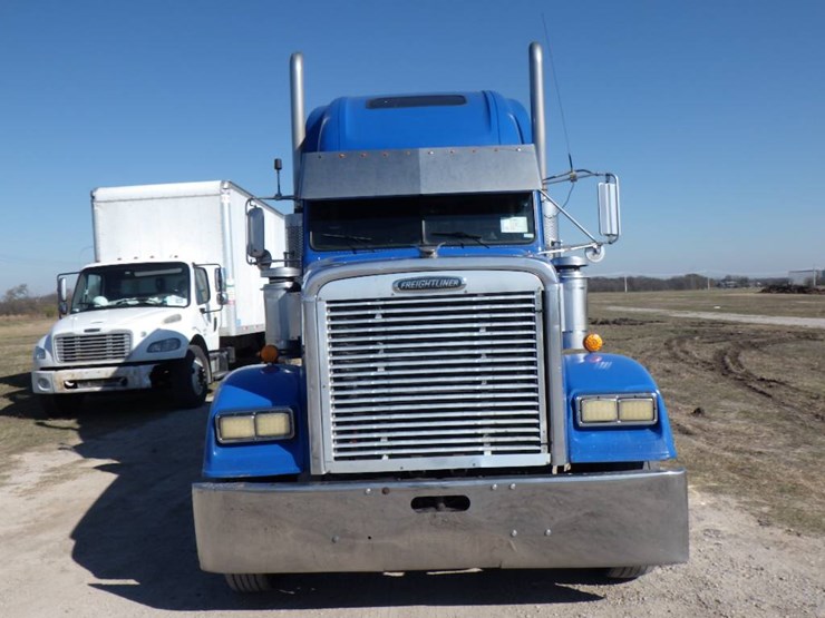 1998-freightliner-fld120-classic-image-2