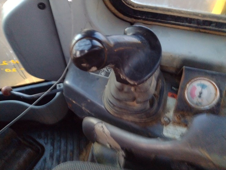 komatsu-d65ex-15-image-9