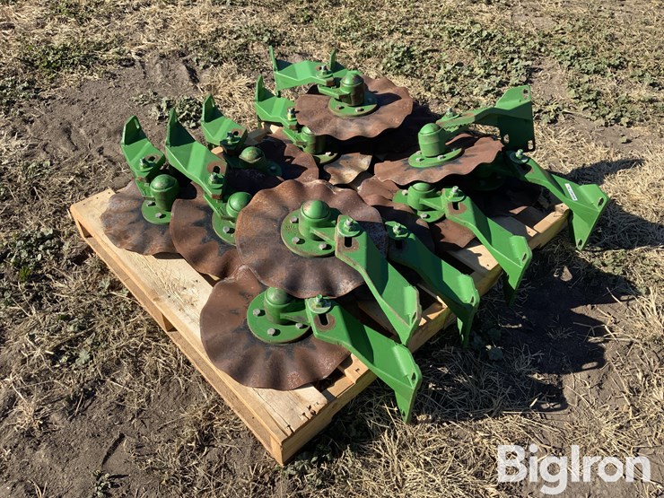 john-deere-12-image-3