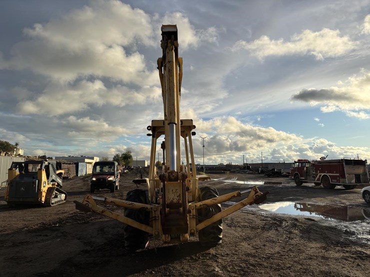 1975-ford-445a-image-8