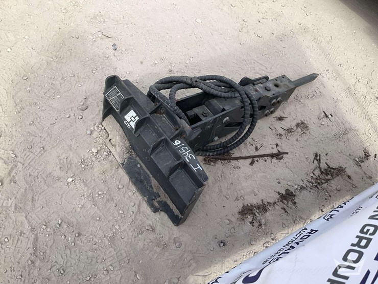 agt680-hammer-/-concrete-breaker-skid-steer-image-4