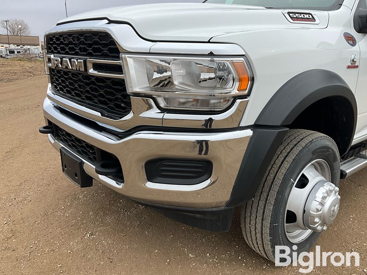2024-ram-5500-heavy-duty-4x4-service-truck-w/tiger-crane-image-13