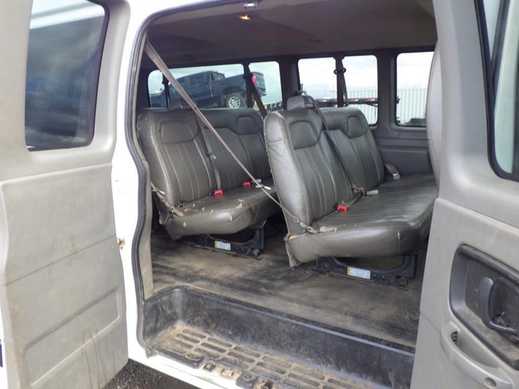 2014-chevrolet-express-3500-image-7