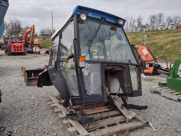 new-holland-3930-image-2