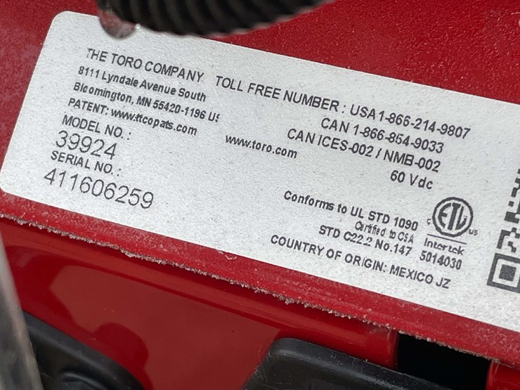 #6120-•-toro-battery-operated-snow-blower-(o3)-image-12