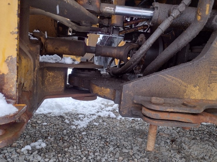 caterpillar-it24f-image-28