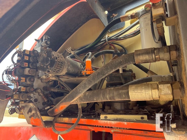 2000-jlg-800a-image-22