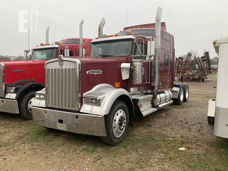 kenworth-w900l-image-1