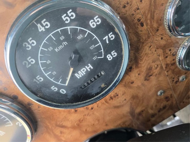 international-9400-image-43