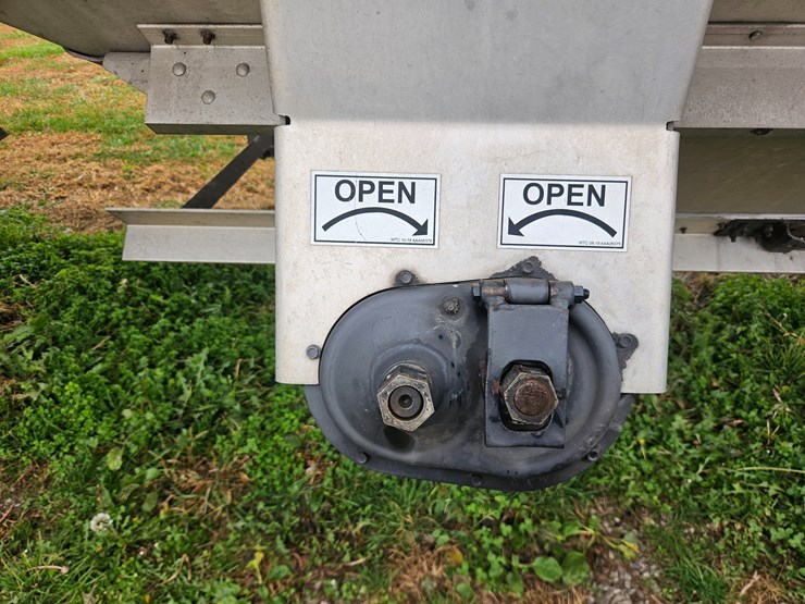 2017-timpte-hopper-bottom-image-45