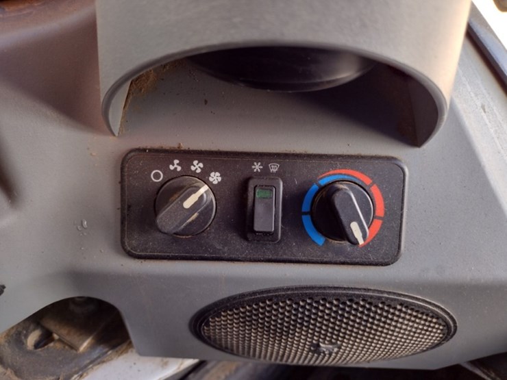 bobcat-t770-image-12