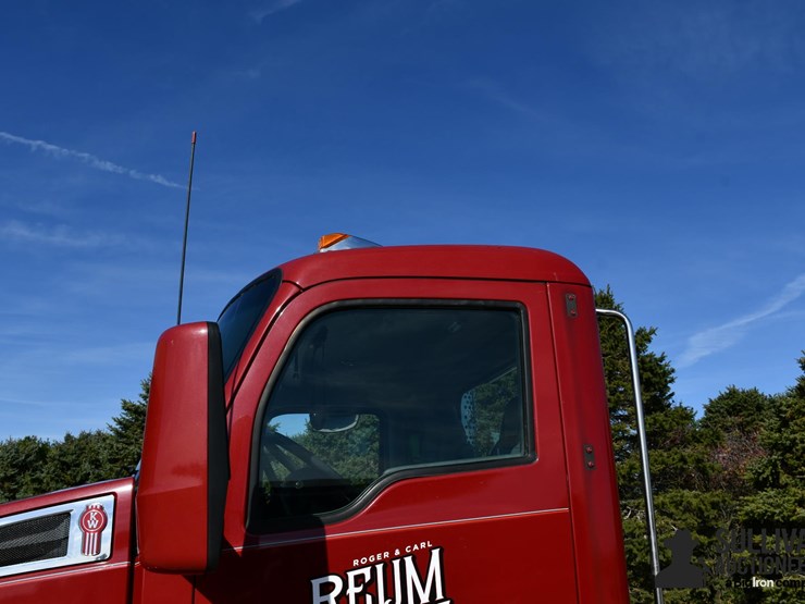 2019-kenworth-t680-image-12