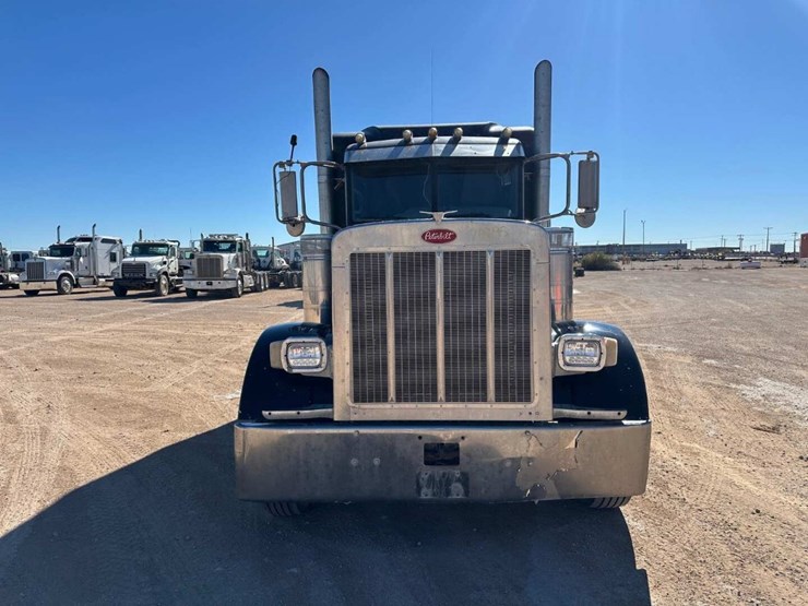 2006-peterbilt-379-image-2