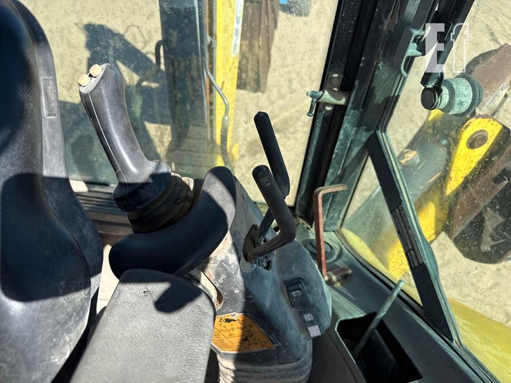 new-holland-b95-image-29