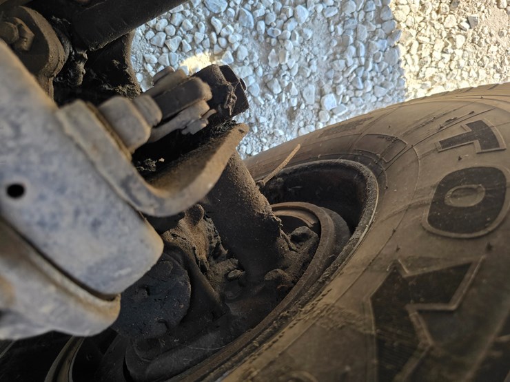 2003-peterbilt-320-image-78