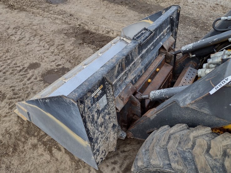 new-holland-l175-image-18