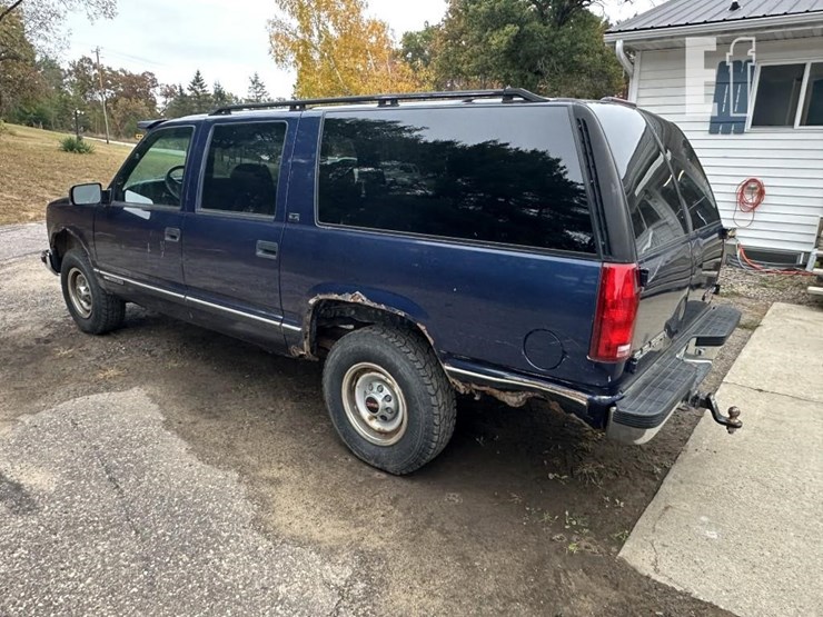 1995-gmc-suburban-image-2