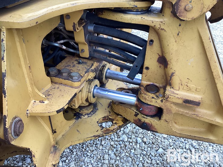 caterpillar-420d-image-18