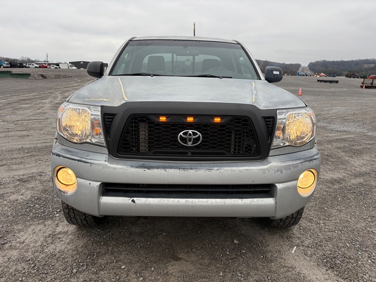 toyota-tacoma-image-2