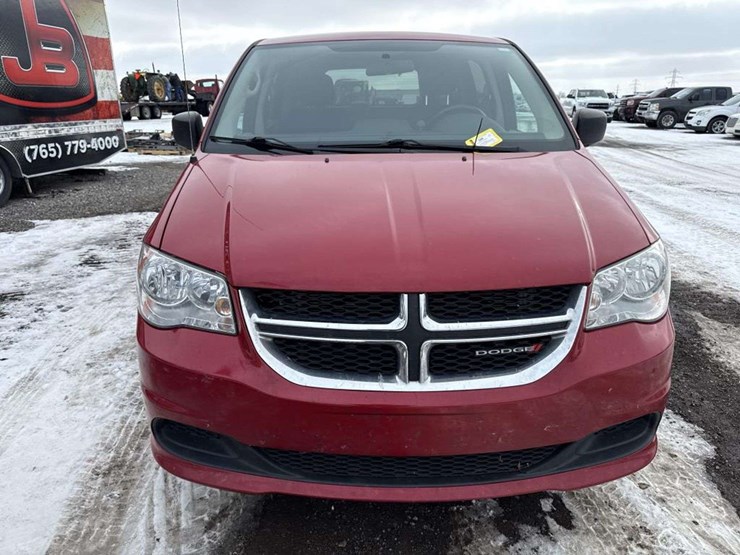 2014-dodge-caravan-image-8