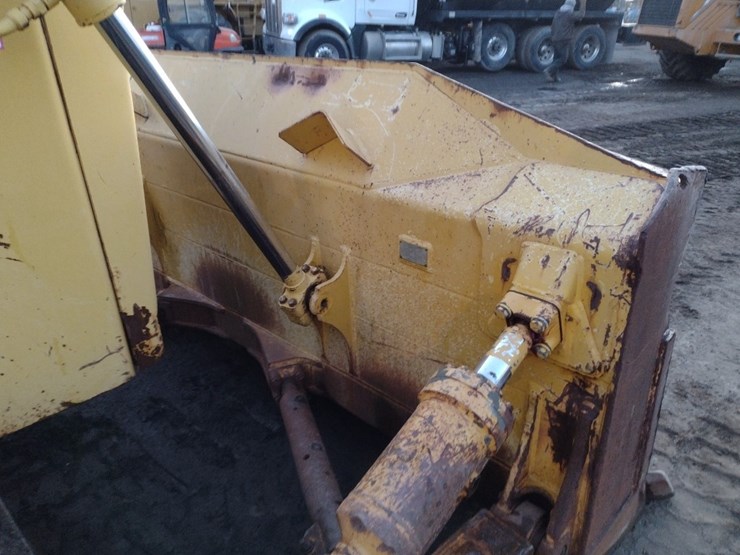 komatsu-d65ex-15-image-17