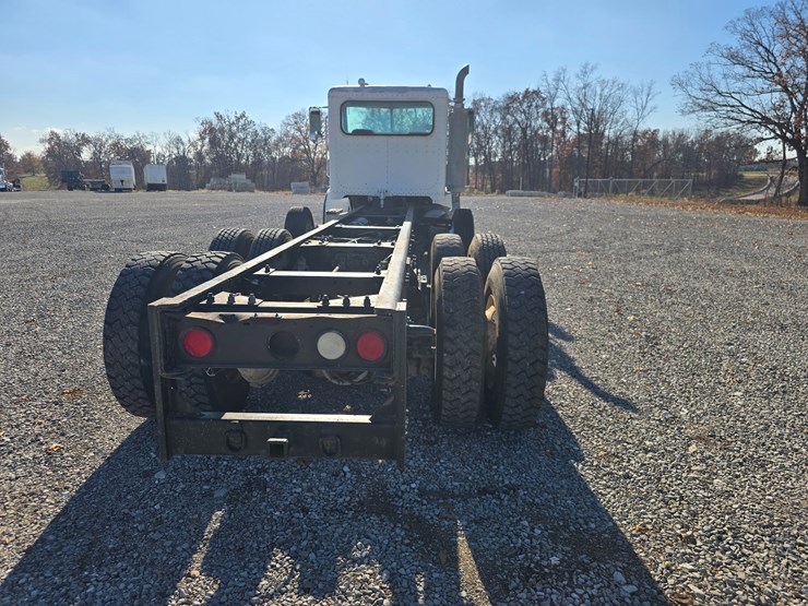 peterbilt-357-image-27