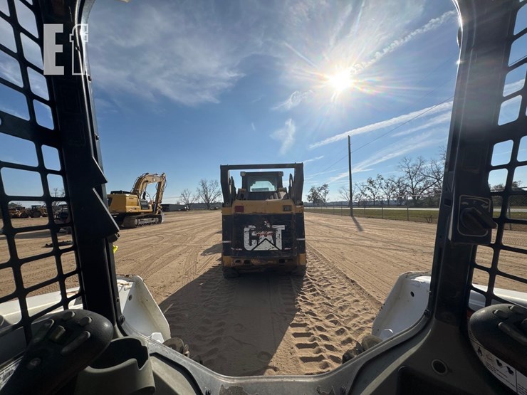 2016-bobcat-t550-image-24