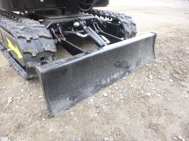 2025-vicsec-vc15-hydraulic-excavator-image-16