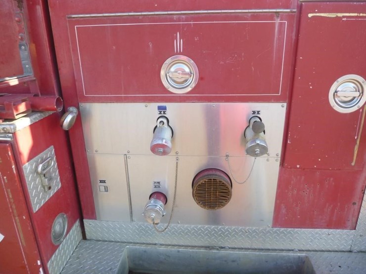 1984-ford-f8000-image-11