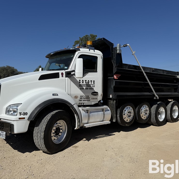 KENWORTH T880