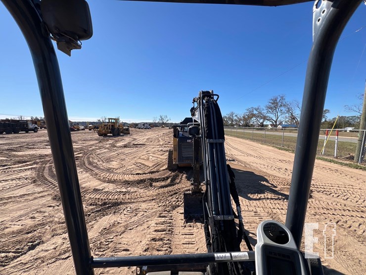 2015-deere-35g-image-40