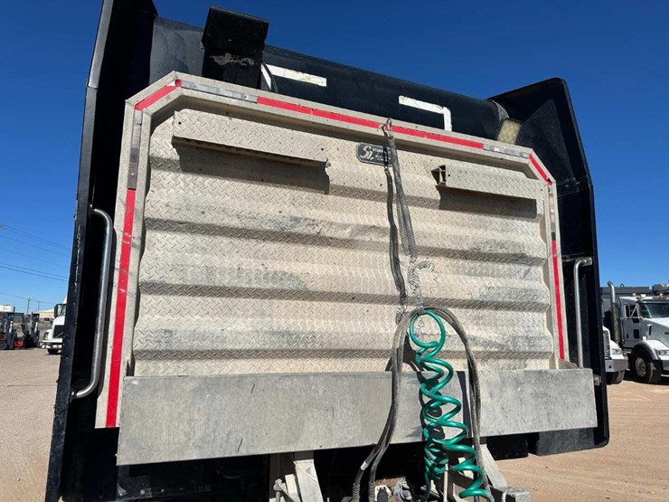 2006-peterbilt-379-image-7