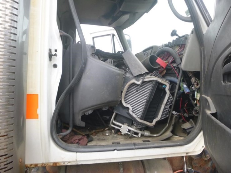 international-7600-image-10