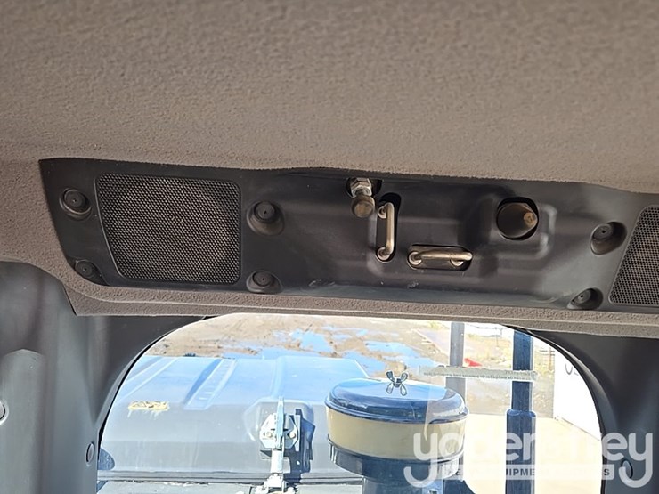 2021-case-cx210-lc-image-206