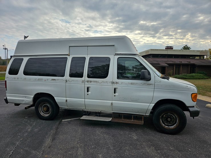 #21246-•-2007-ford-econoline-wagon-van-image-15