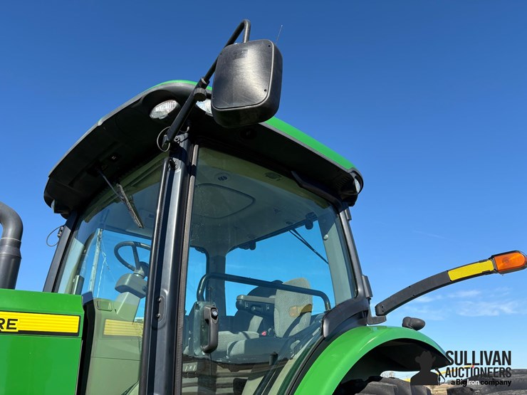 john-deere-8260r-image-12