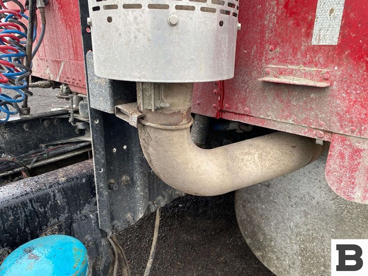 1993-freightliner-fld120-image-39