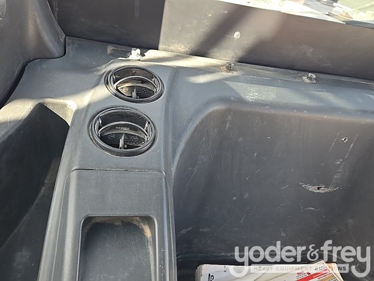 2021-case-cx210-lc-image-188