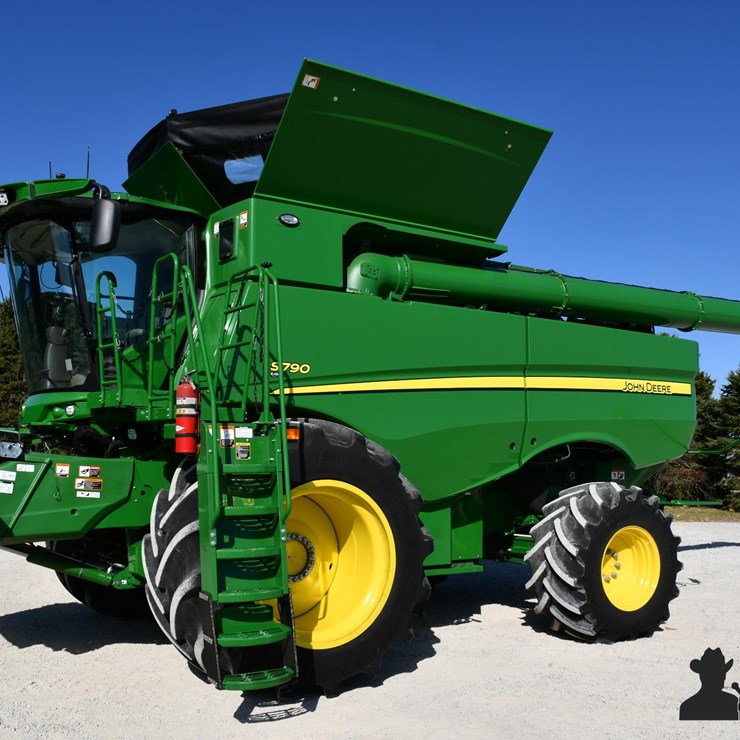 JOHN DEERE S790