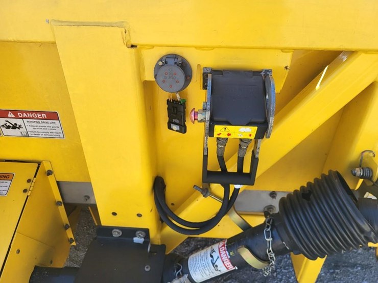 new-holland-98c-image-32